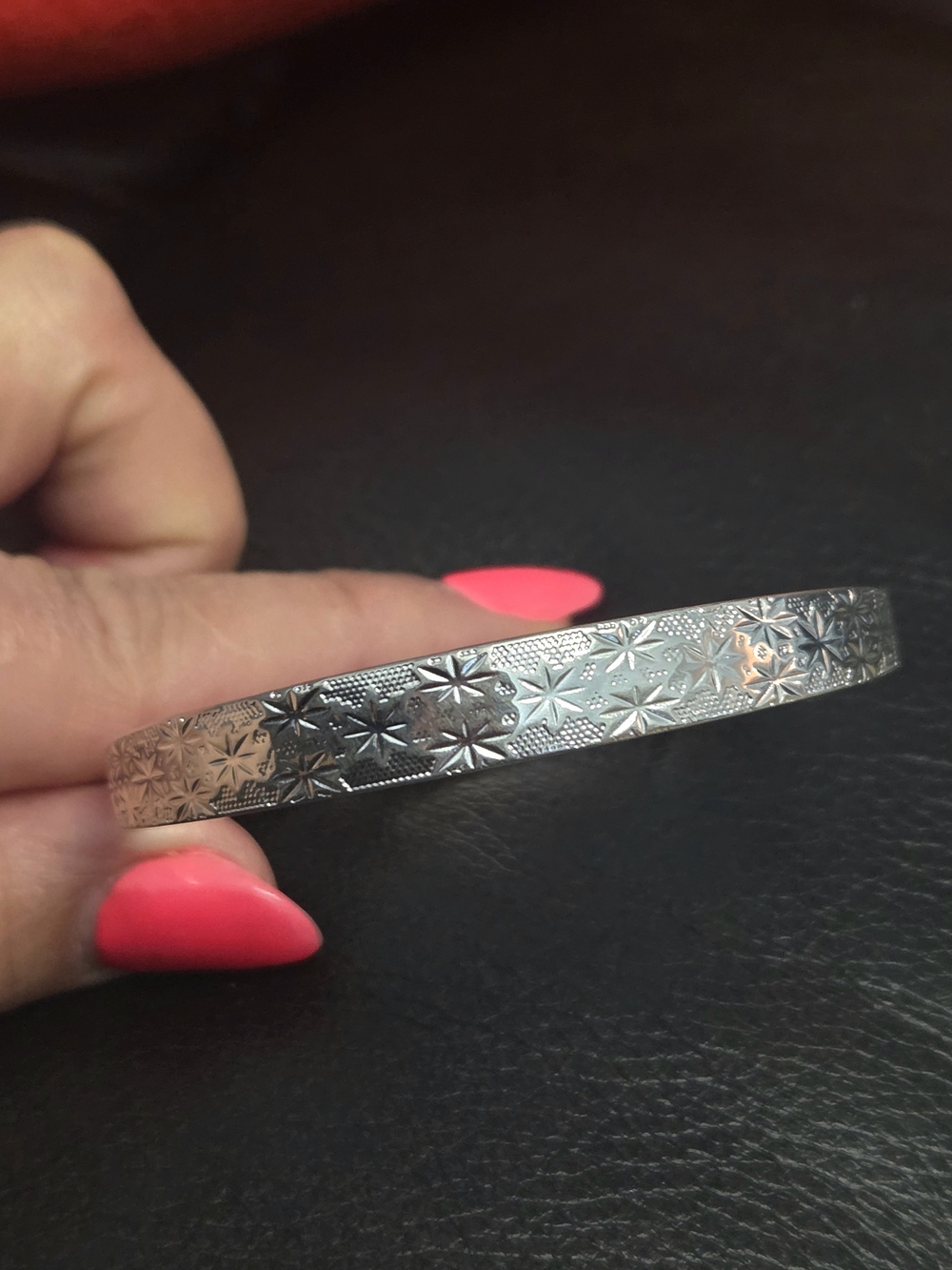 Floral Engraved Silver Bangle Bracelet. 999 Pure Silver. Hupoallergenic - Picture 7 of 10